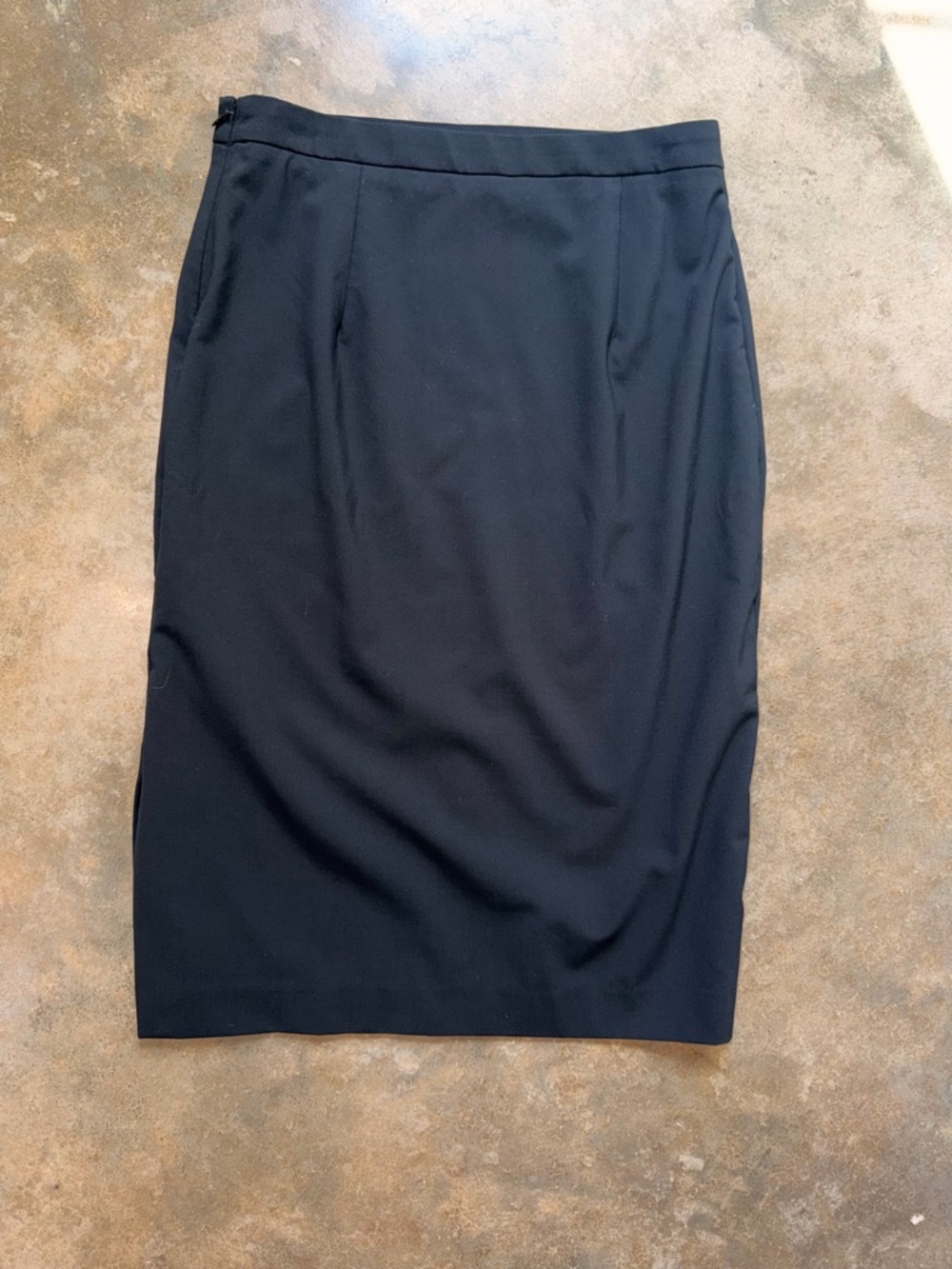 Banana Republic Black Pencil Skirt - Size 6 - Picture 2 of 11